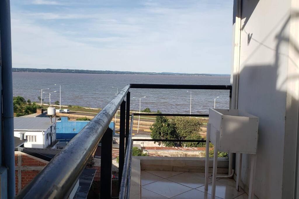 Hermoso Departamento Con Vista Al Rio Y Parrilla Apartment Посадас Екстериор снимка